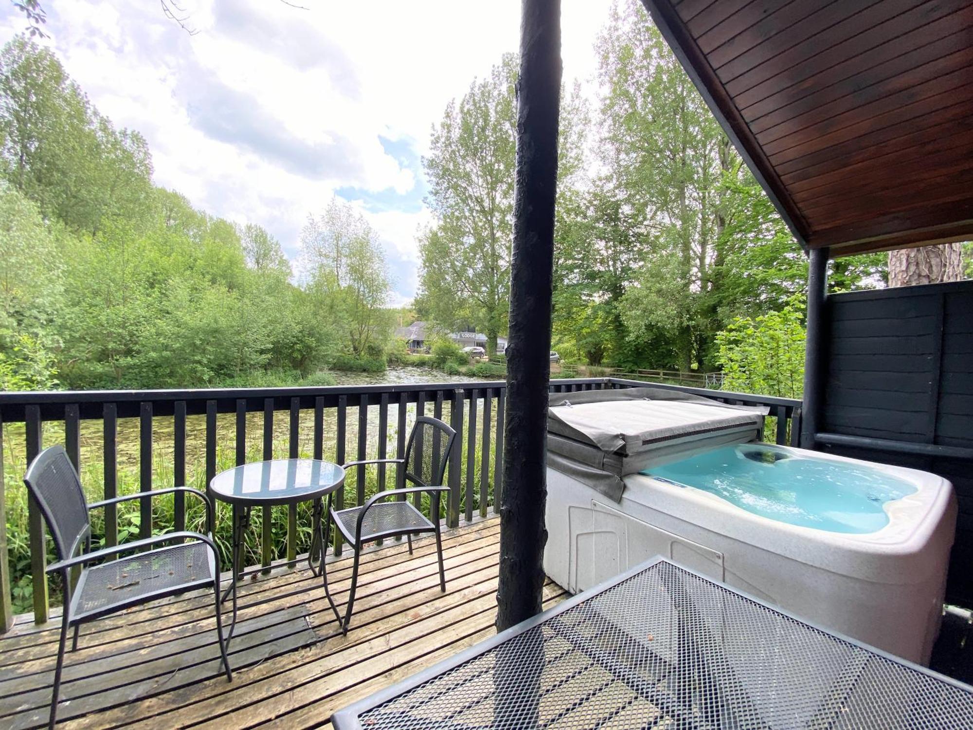 Otter 4 Hot Tub - Huntersmoon-Warminster-Bath-Salisbury Villa Bagian luar foto