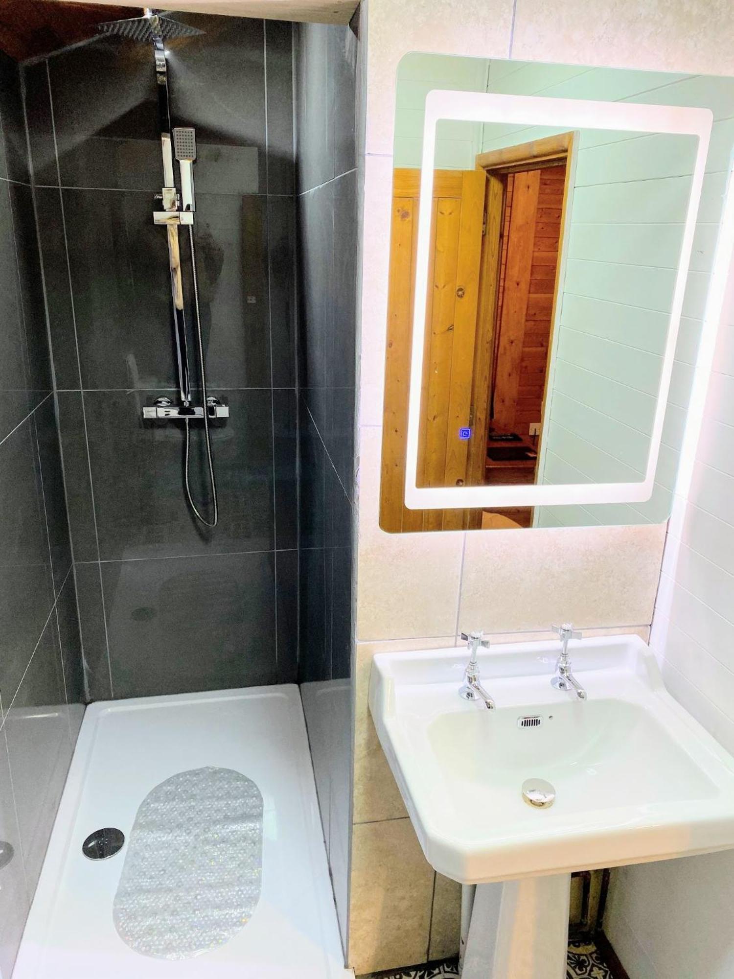 Otter 4 Hot Tub - Huntersmoon-Warminster-Bath-Salisbury Villa Bagian luar foto